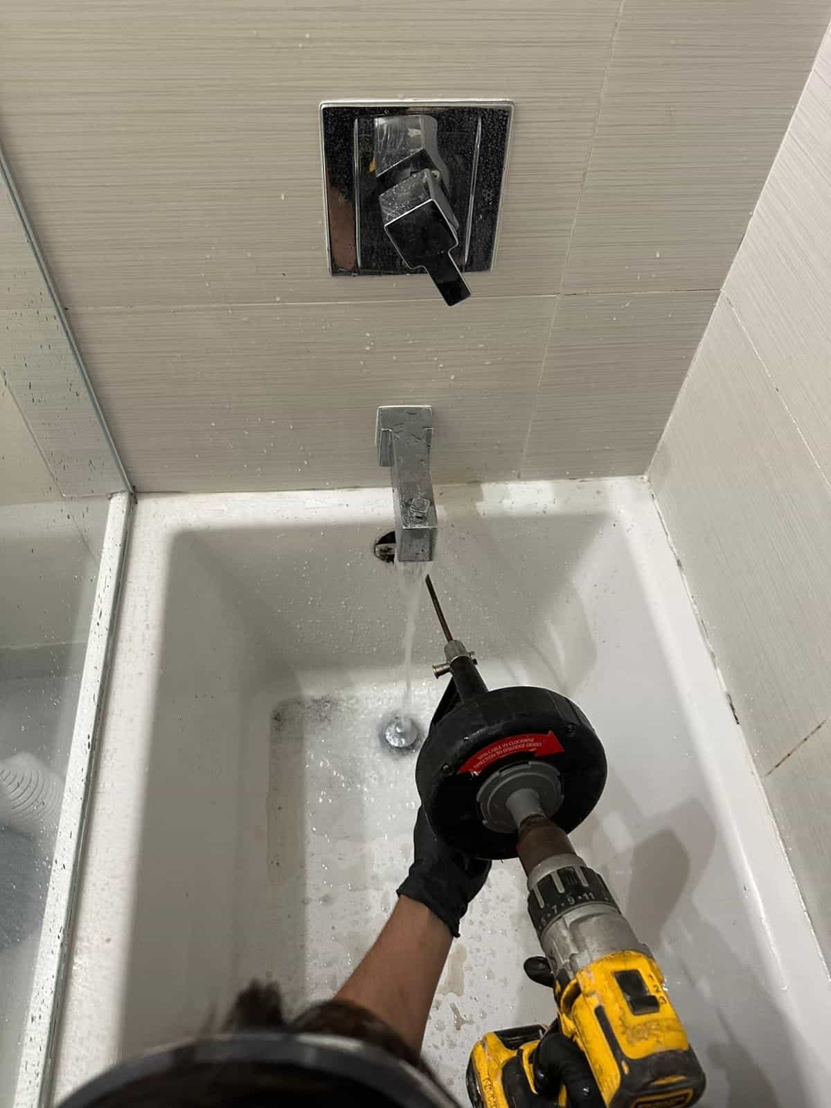 Before and after of a Drain cleaning by a plumber in Dadeland